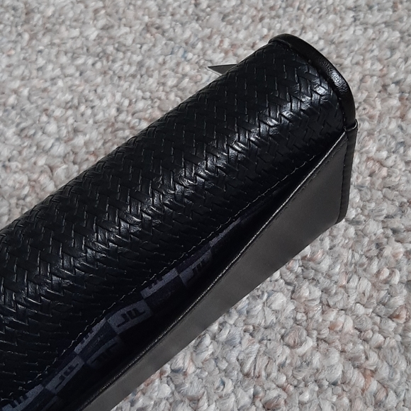 New London Fog Collection Wallet - Picture 4 of 15